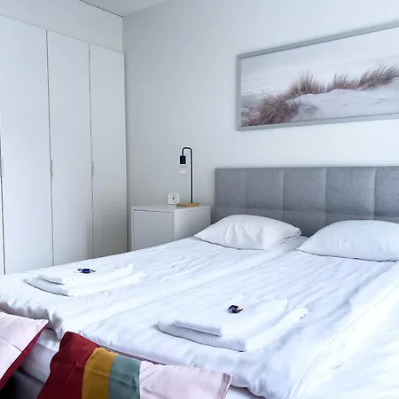 Stunning 1br In The Centre With Free Garage Lejlighed *