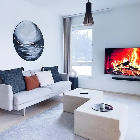 Stunning 1br In The Centre With Free Garage Apartment *