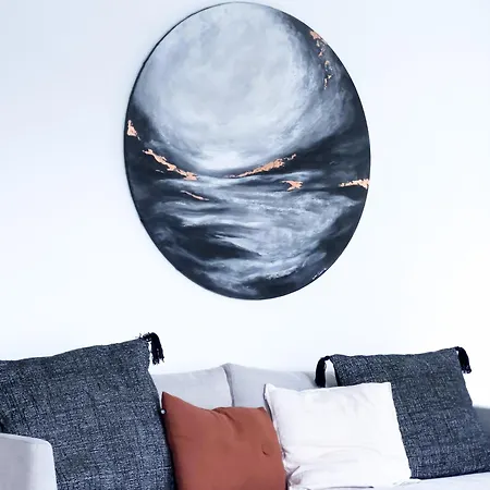 Stunning 1br In The Centre With Free Garage *